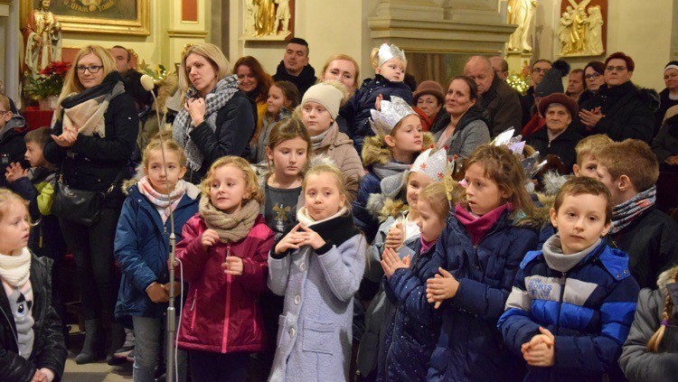 „Cuda, cuda ogłaszają” - wyśpiewały dzieci w pszowskiej Bazylice, Marek Kolorz